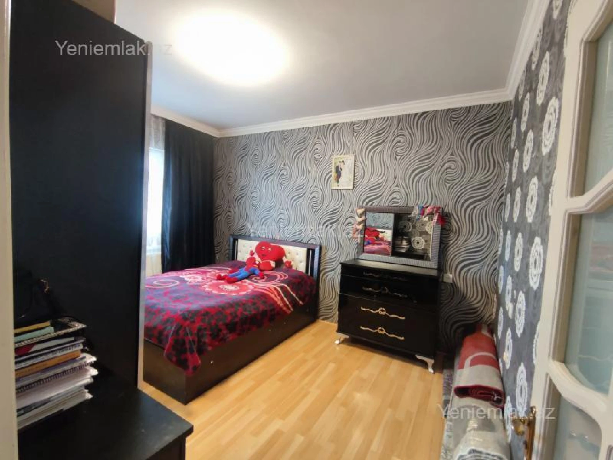 Satılır 2 otaqlı köhnə tikili 52 m²