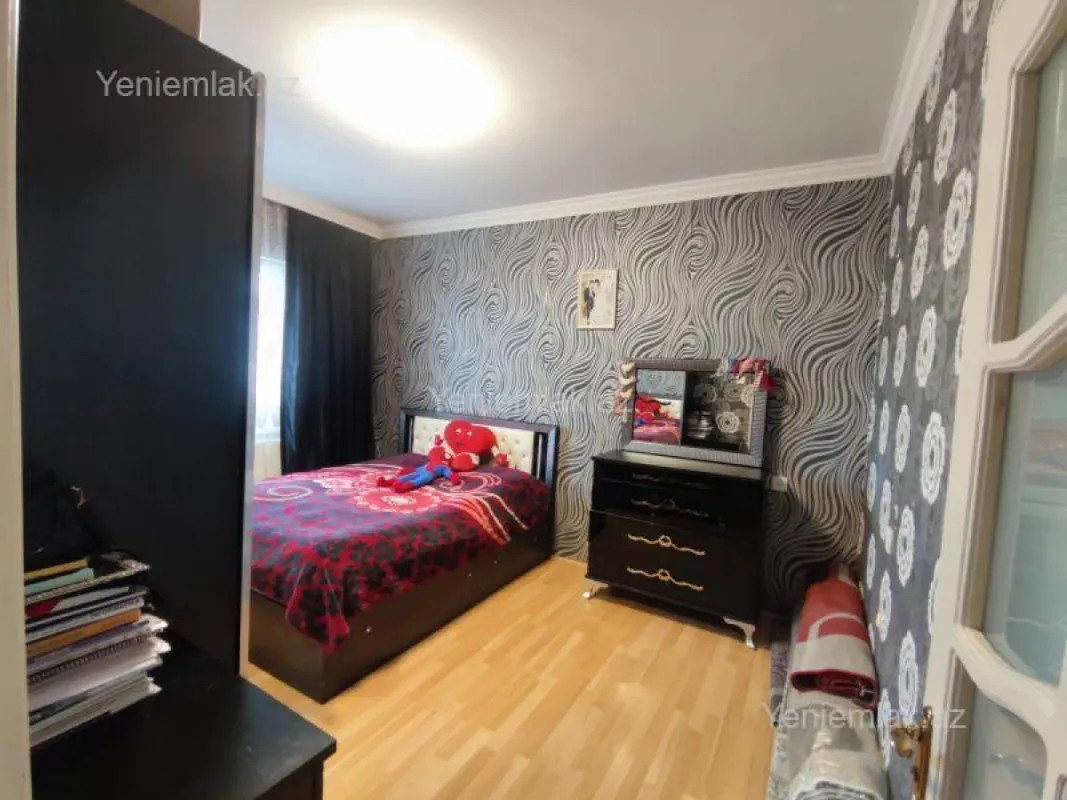 Satılır 2 otaqlı köhnə tikili 52 m²