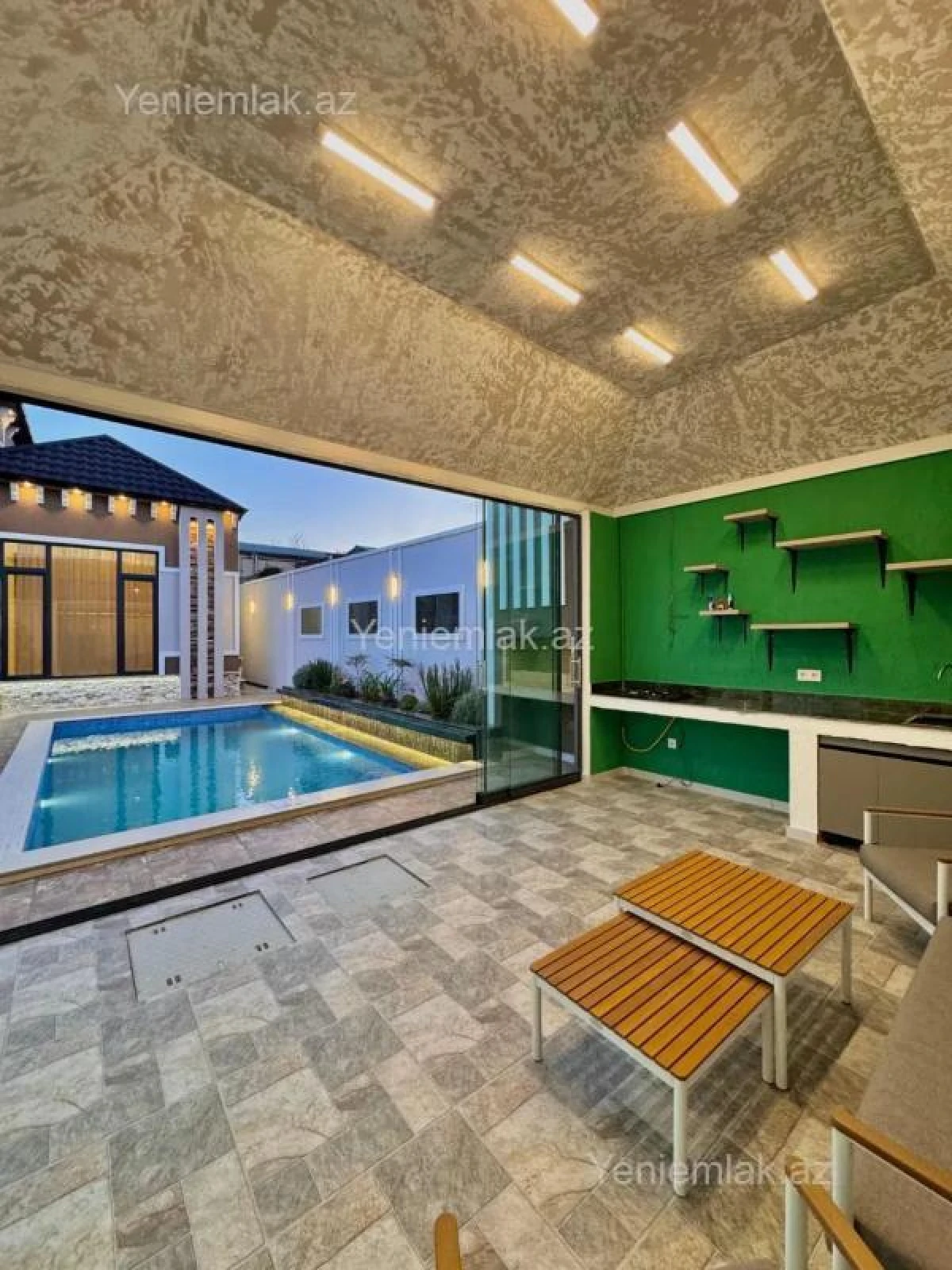 Satılır 4 otaqlı həyət evi 200 m²