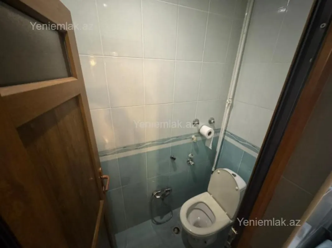 Satılır 4 otaqlı köhnə tikili 100 m²