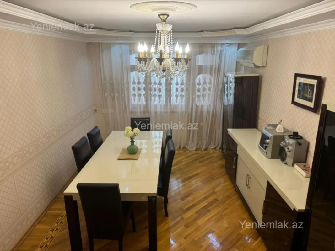 Satılır 4 otaqlı köhnə tikili 100 m²