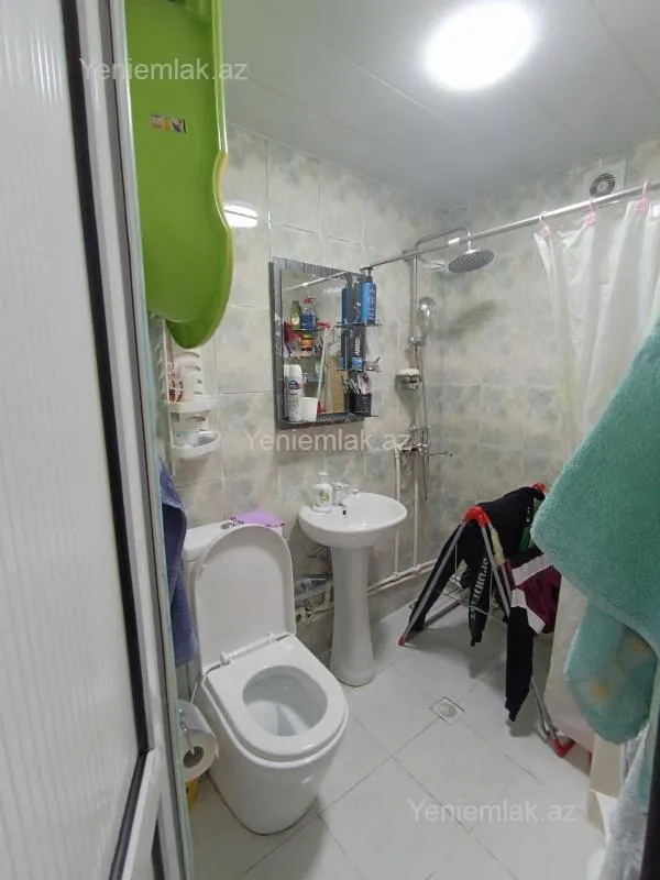 Satılır 3 otaqlı köhnə tikili 70 m²