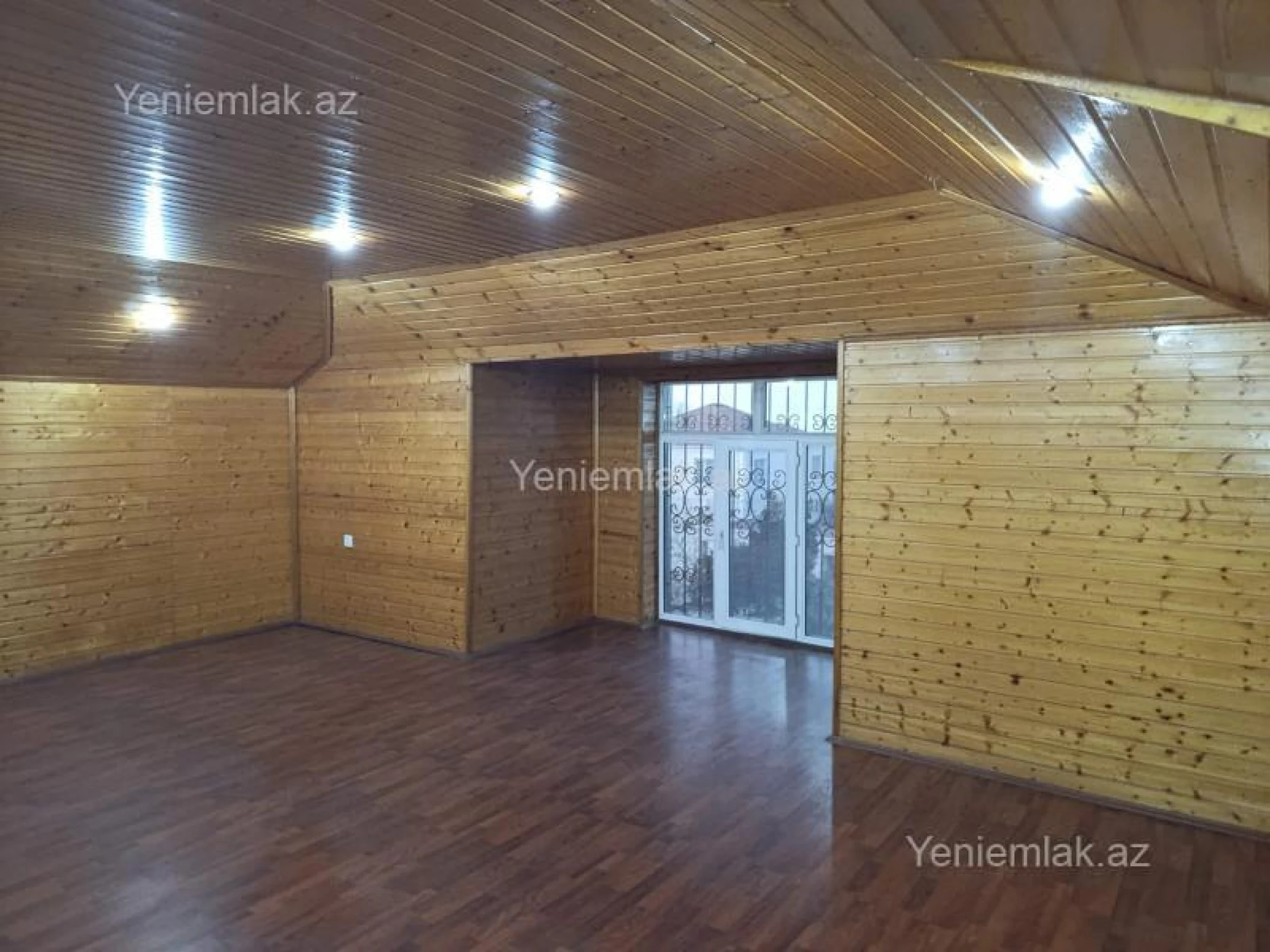 Satılır 6 otaqlı həyət evi 390 m²