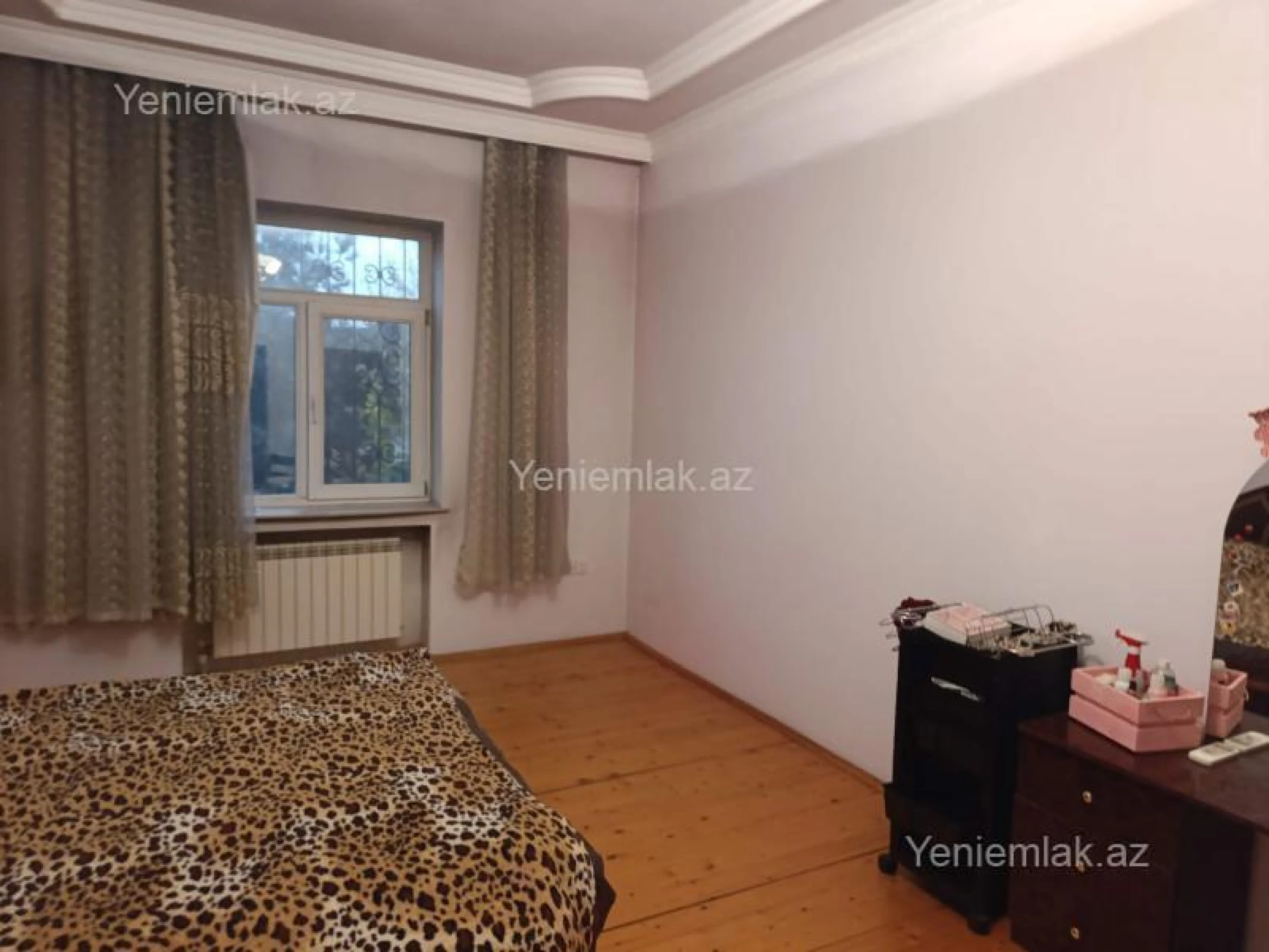 Satılır 6 otaqlı həyət evi 390 m²