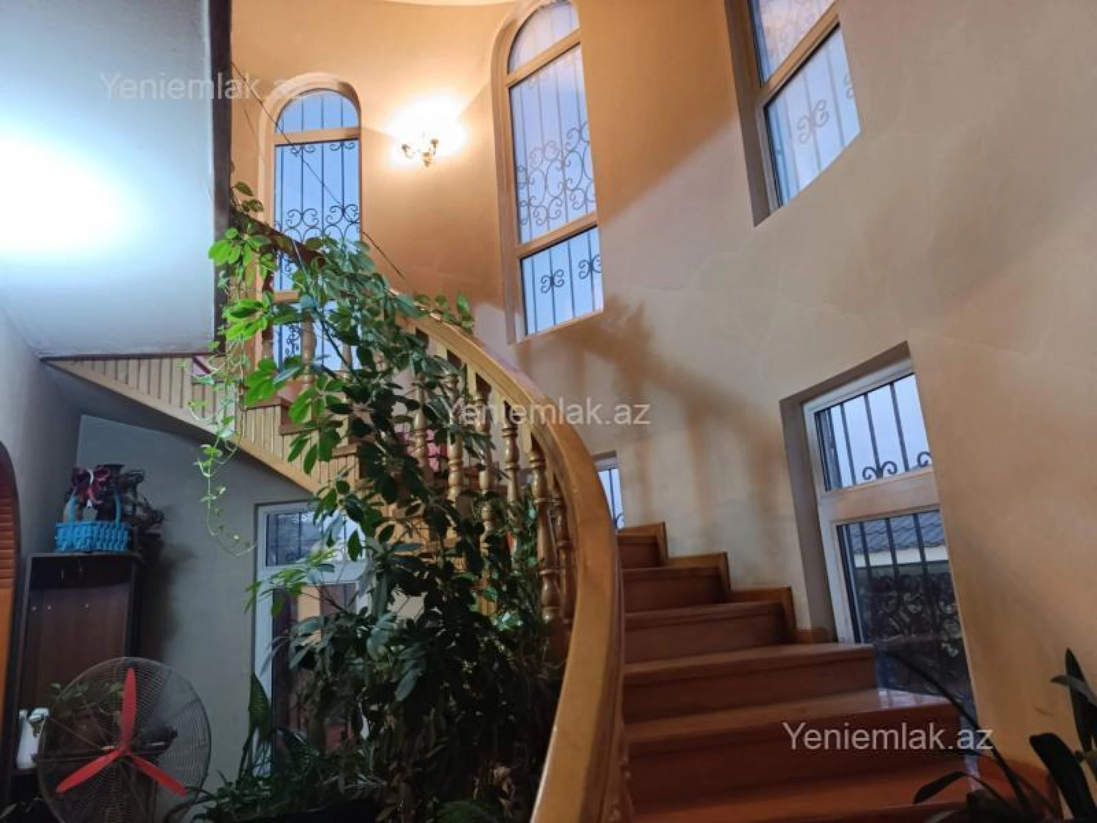 Satılır 6 otaqlı həyət evi 390 m²