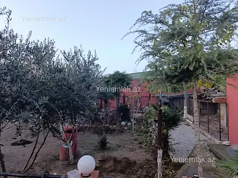 Satılır 6 otaqlı həyət evi 390 m²