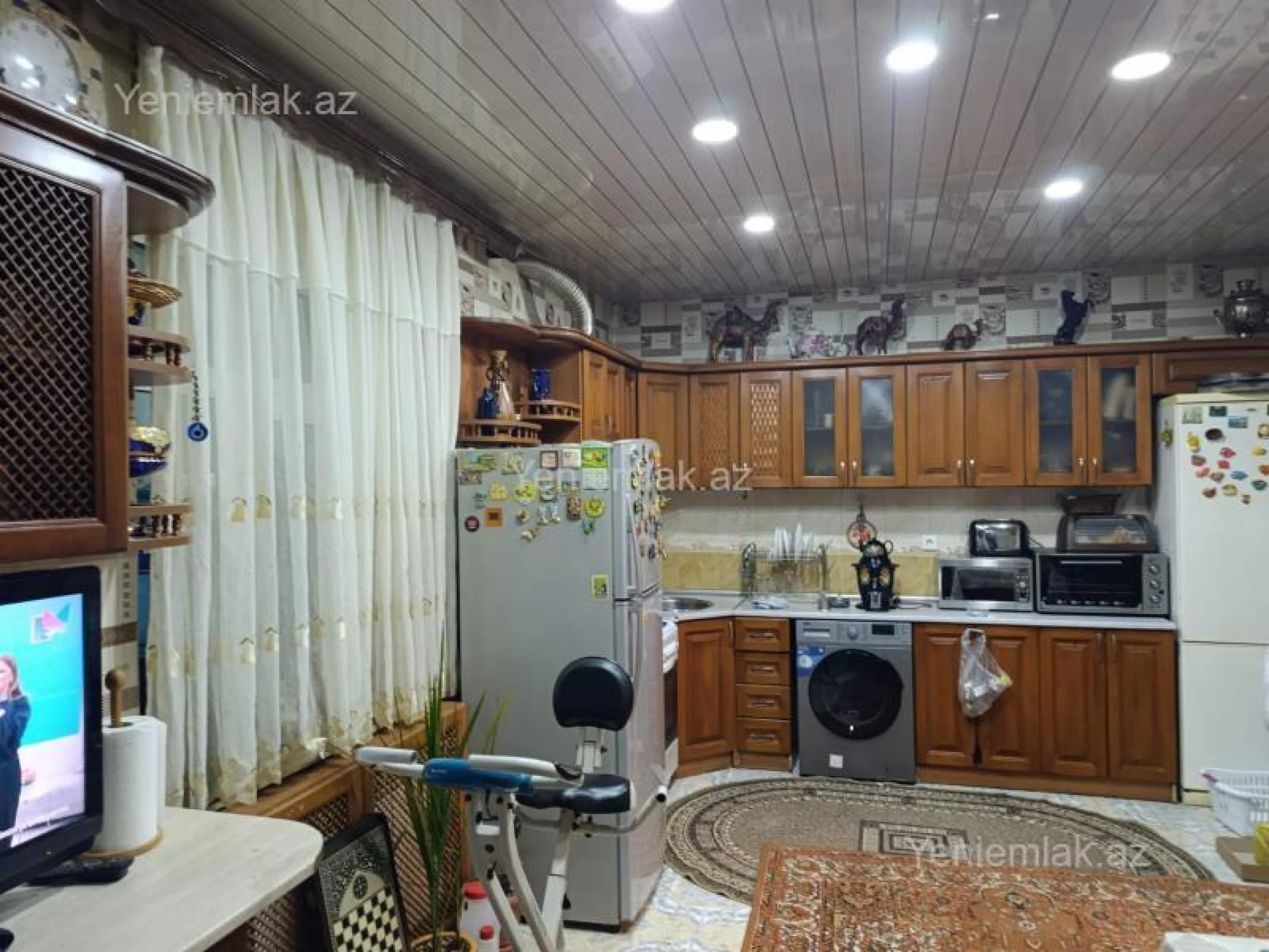 Satılır 6 otaqlı həyət evi 390 m²