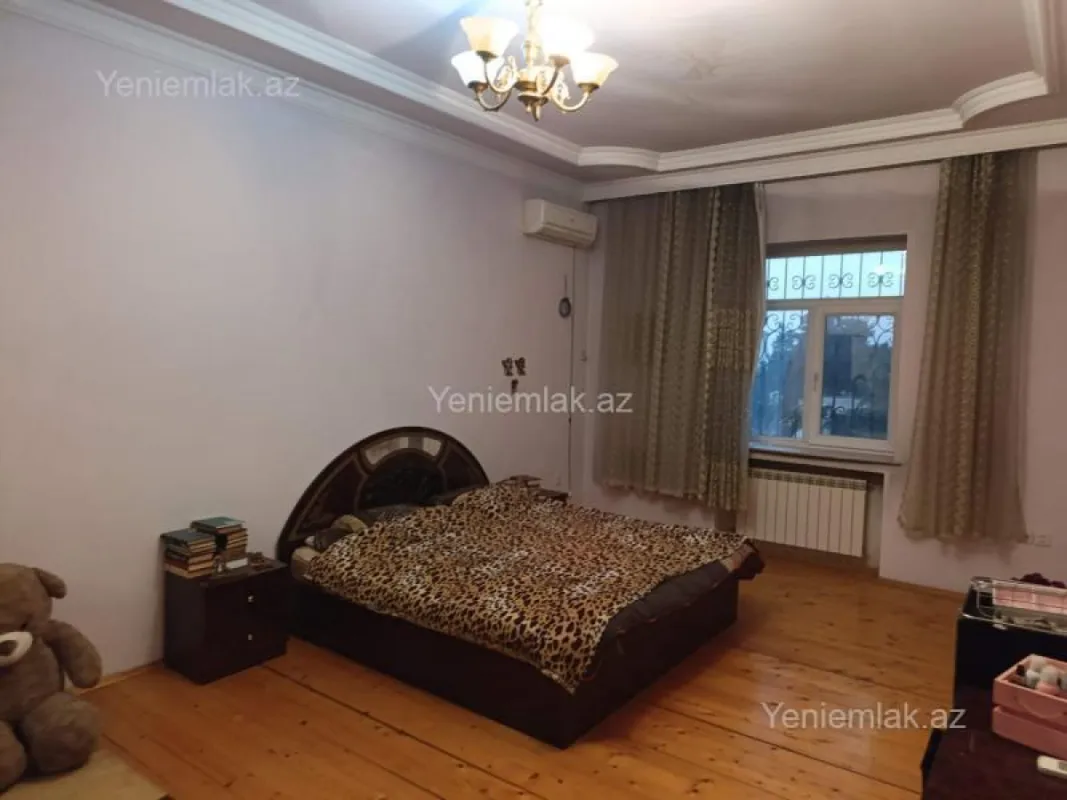 Satılır 6 otaqlı həyət evi 390 m²