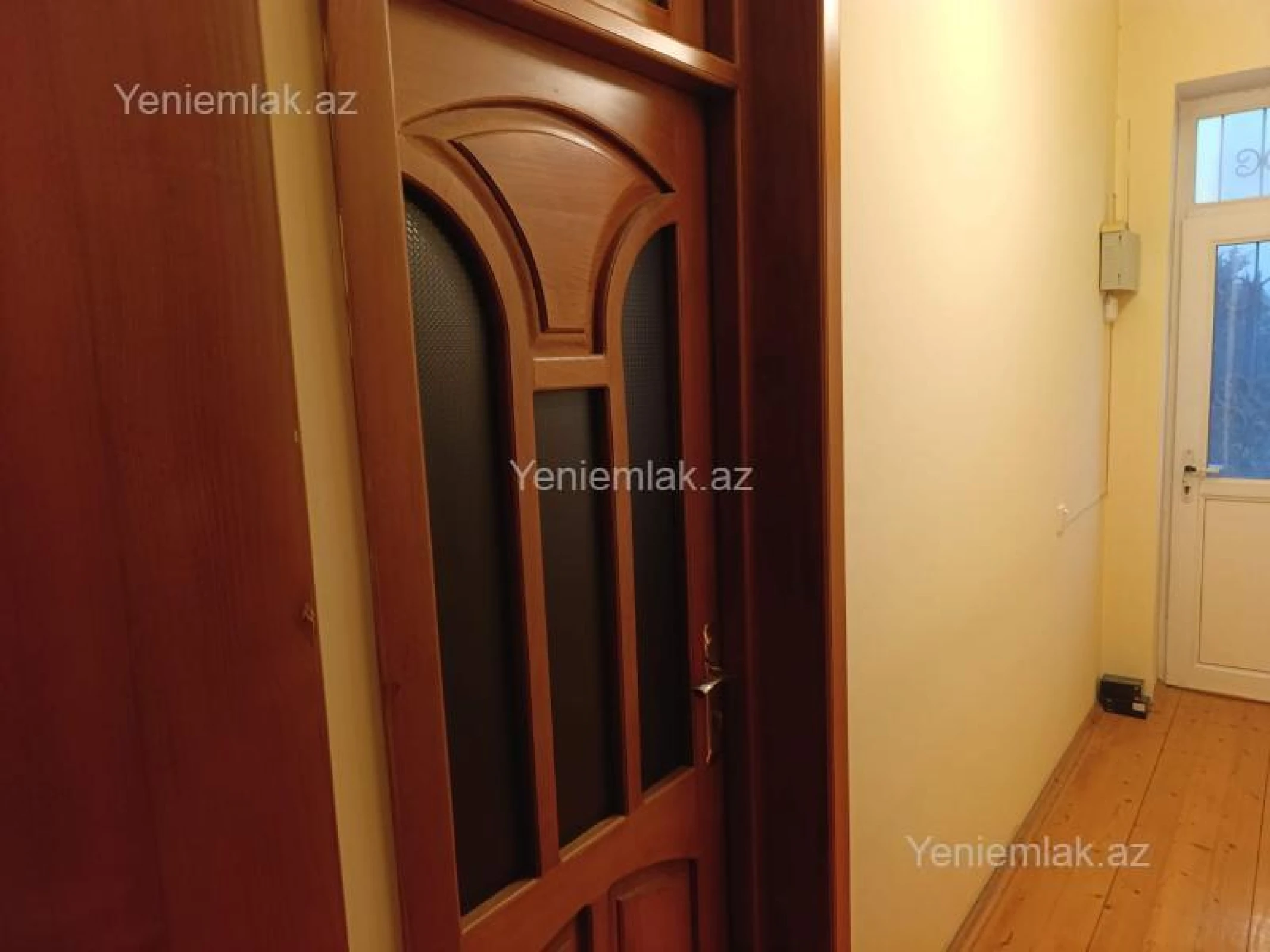 Satılır 6 otaqlı həyət evi 390 m²