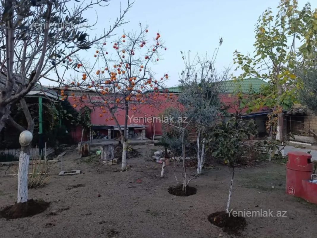 Satılır 6 otaqlı həyət evi 390 m²