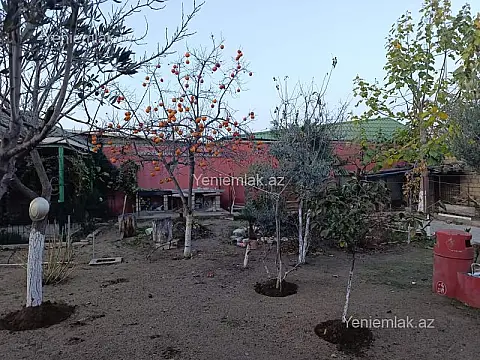 Satılır 6 otaqlı həyət evi 390 m²