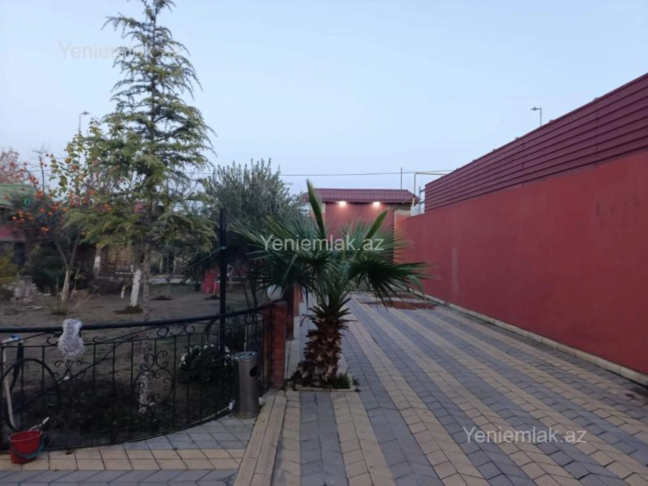 Satılır 6 otaqlı həyət evi 390 m²