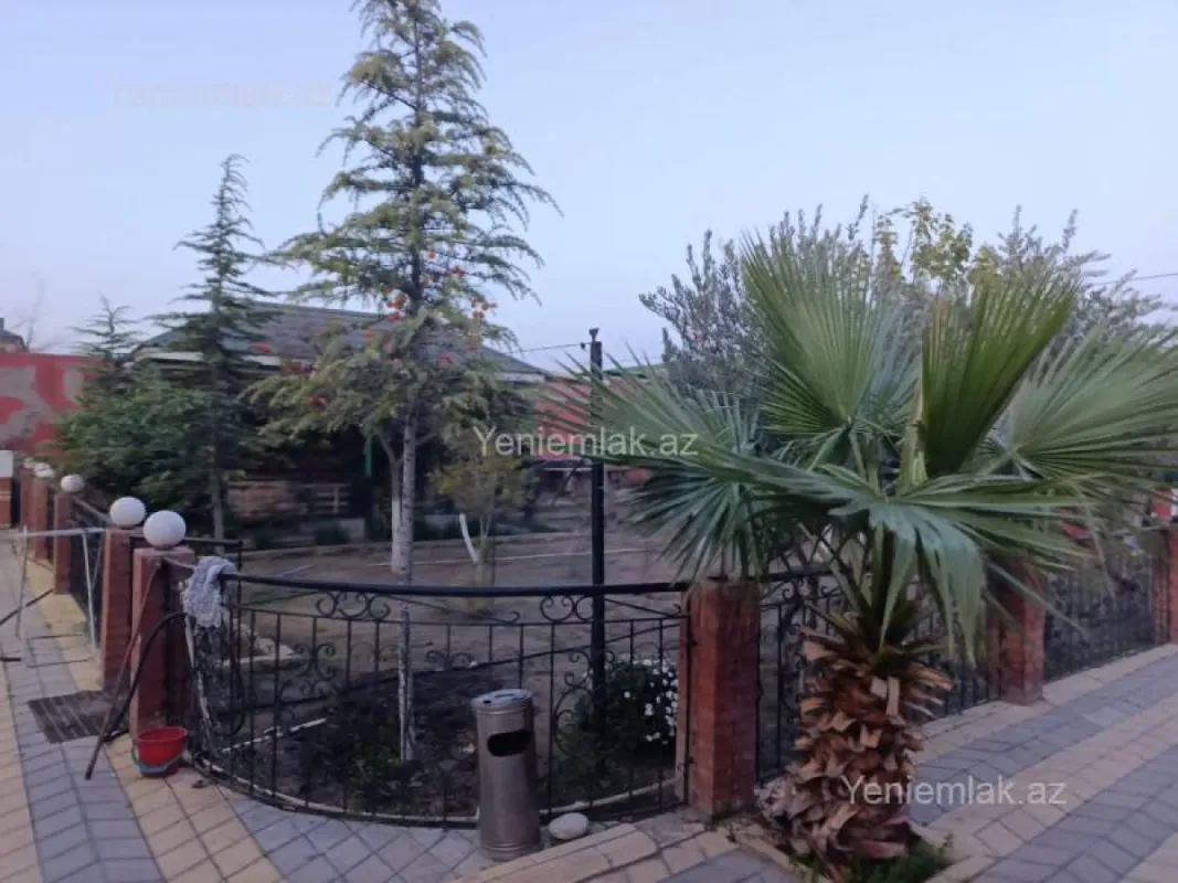 Satılır 6 otaqlı həyət evi 390 m²