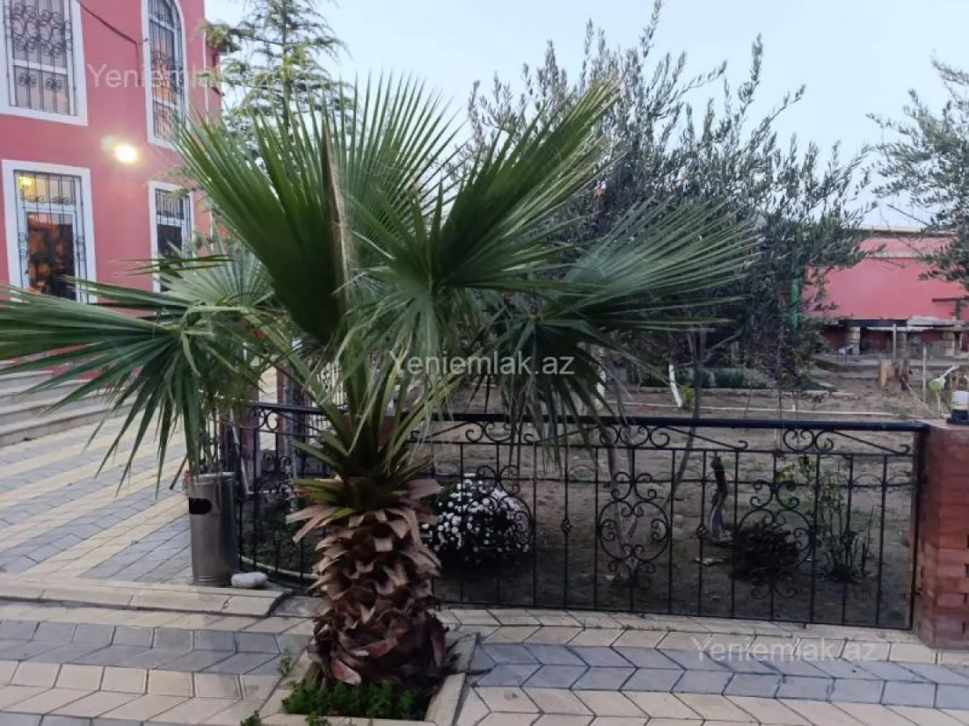 Satılır 6 otaqlı həyət evi 390 m²