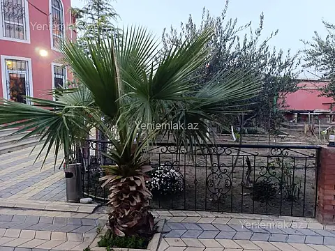 Satılır 6 otaqlı həyət evi 390 m²