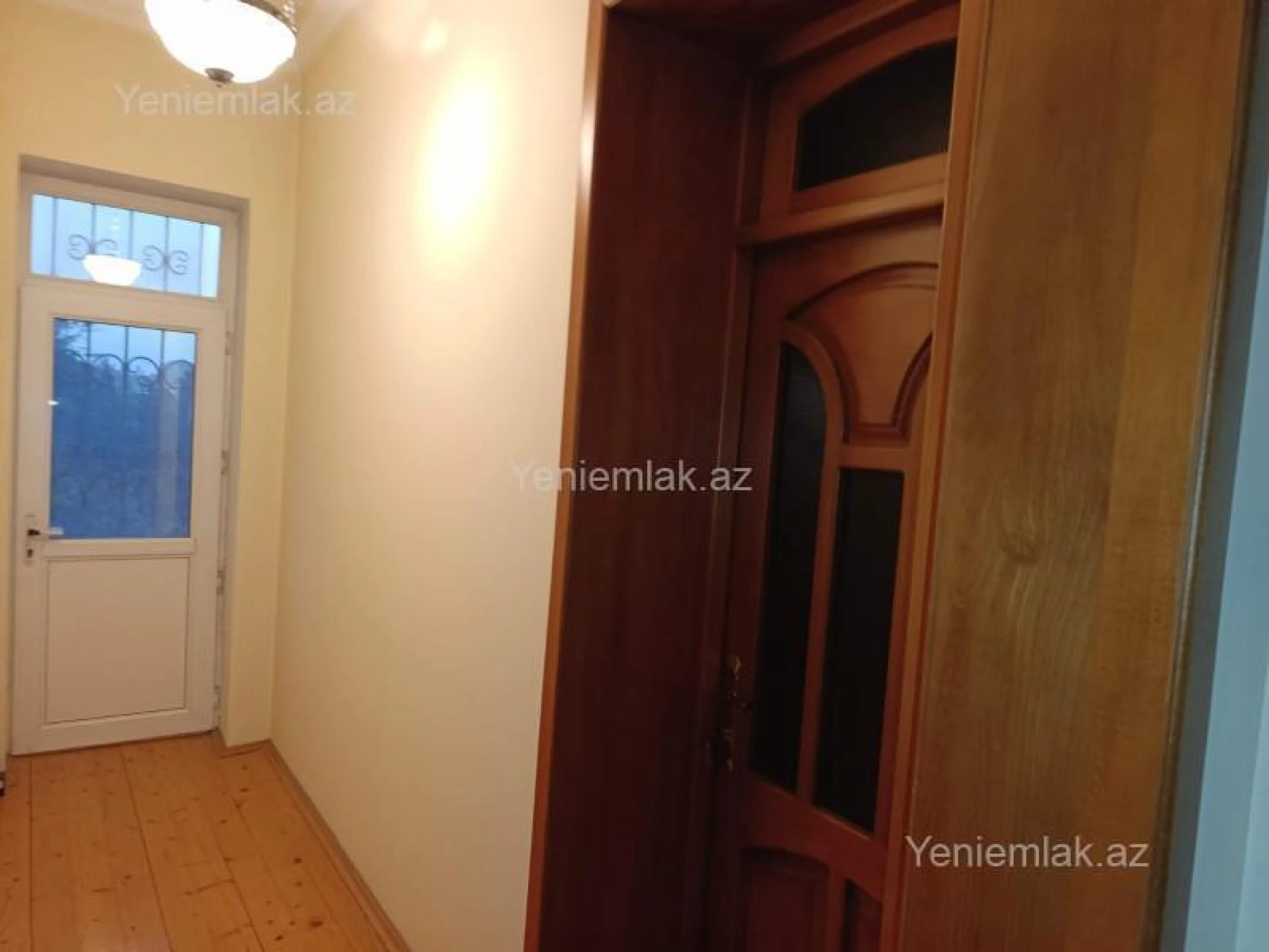 Satılır 6 otaqlı həyət evi 390 m²