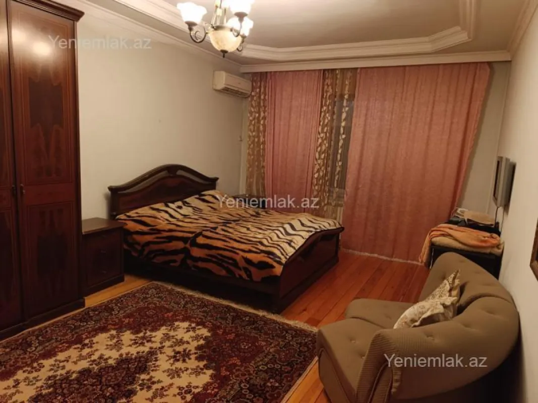 Satılır 6 otaqlı həyət evi 390 m²