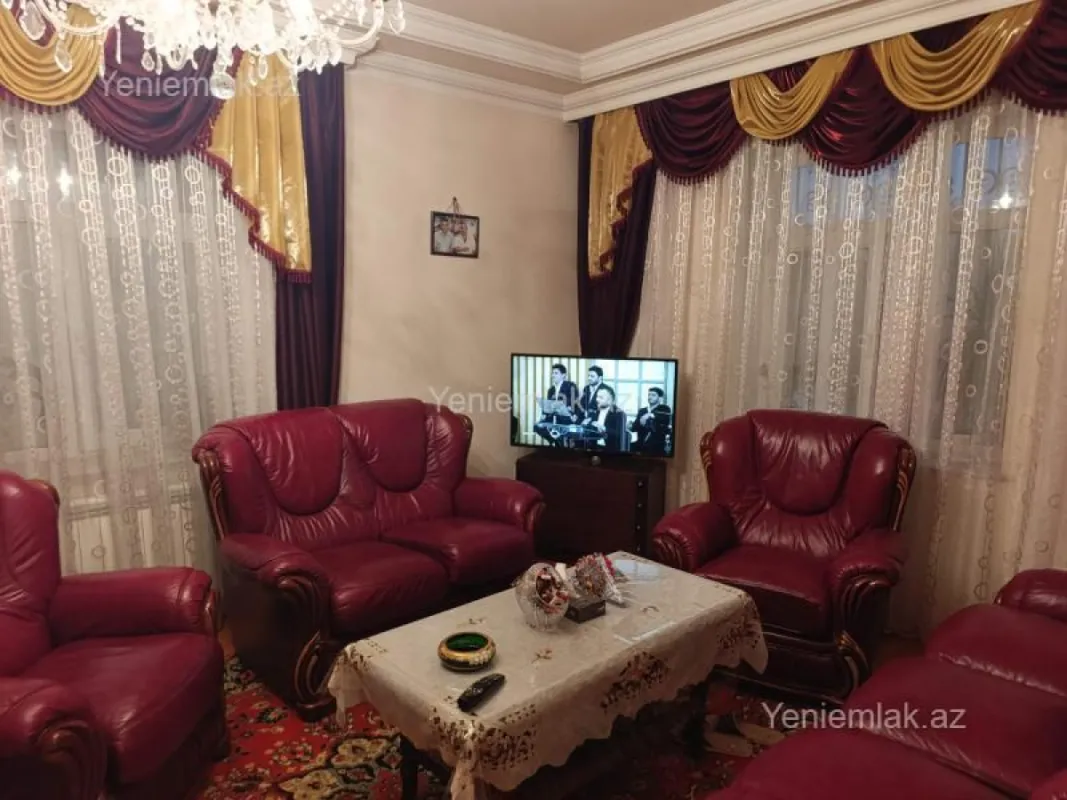Satılır 6 otaqlı həyət evi 390 m²