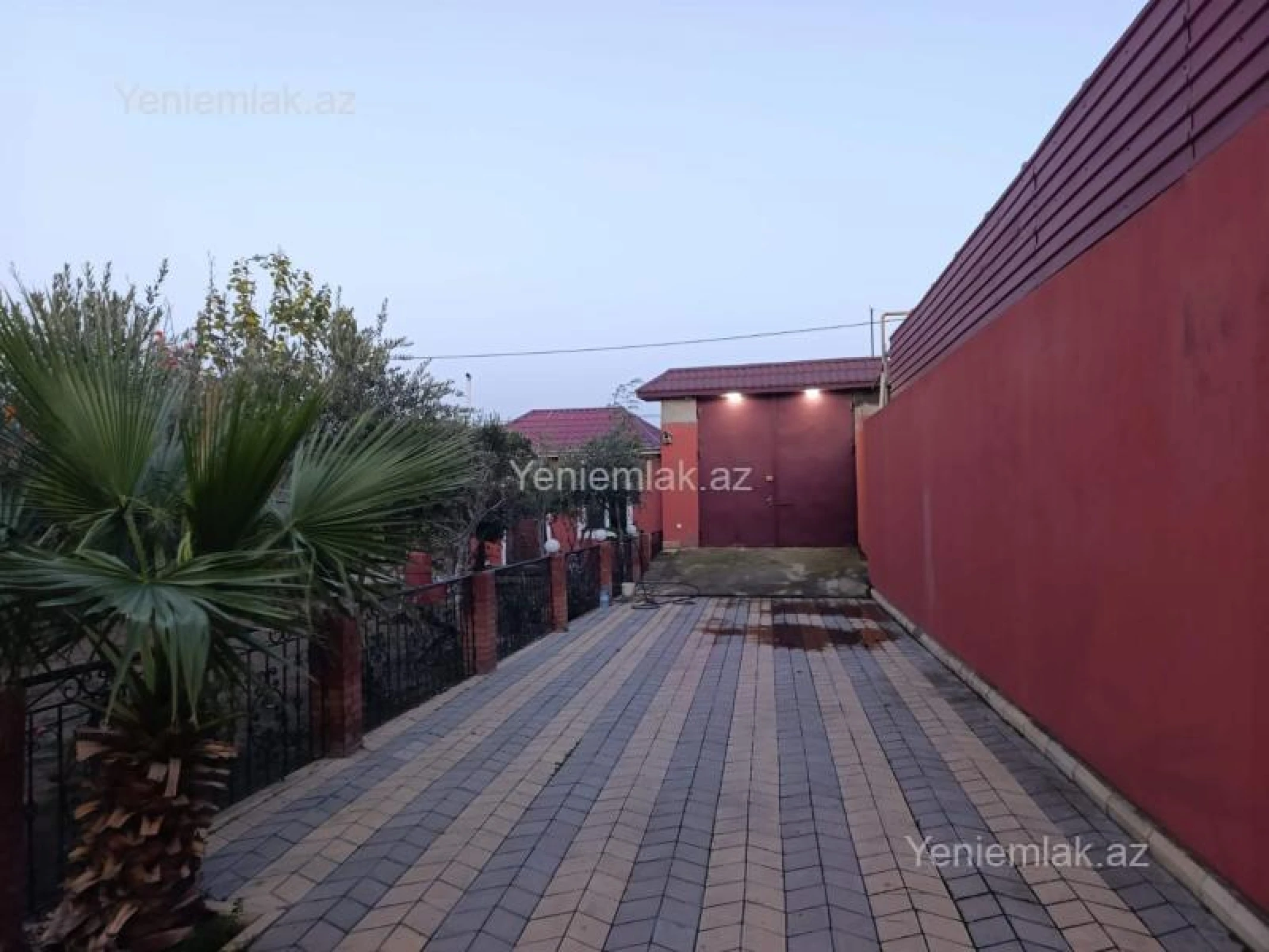 Satılır 6 otaqlı həyət evi 390 m²