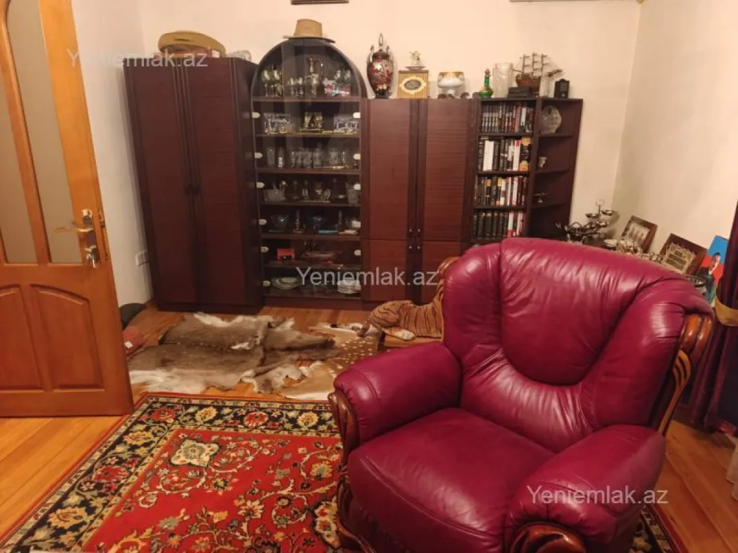 Satılır 6 otaqlı həyət evi 390 m²