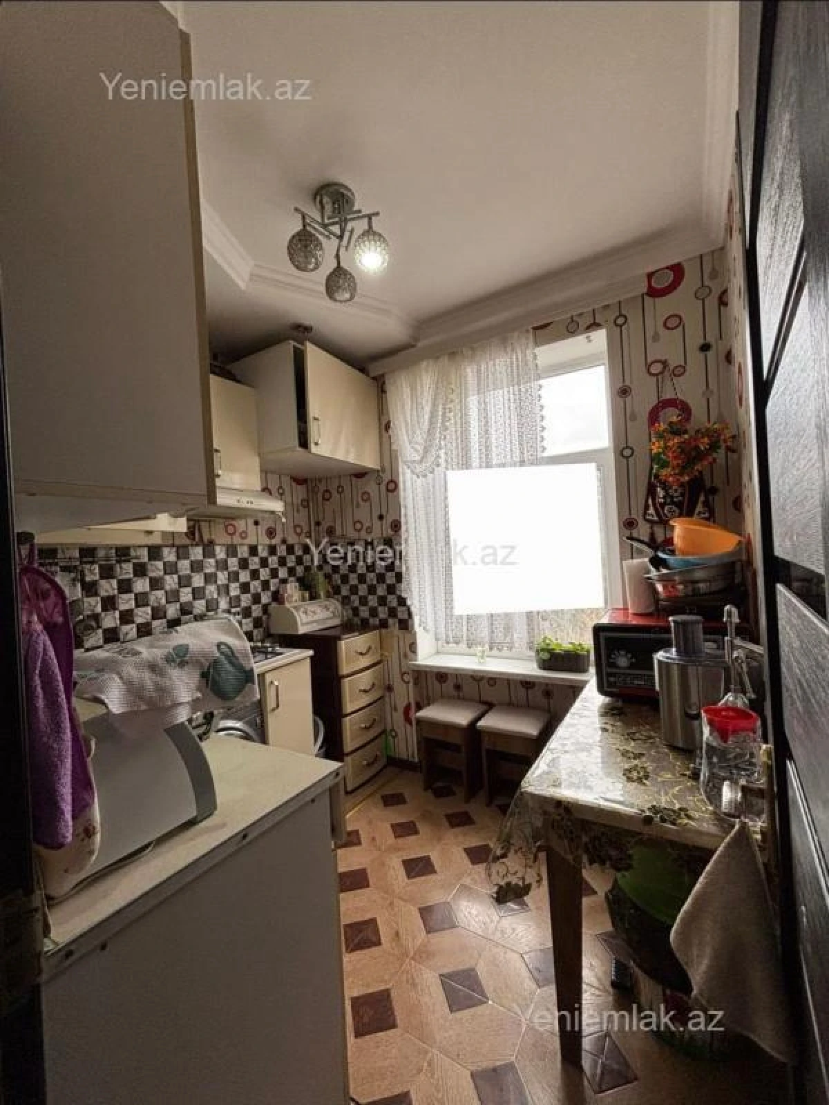Satılır 2 otaqlı köhnə tikili 45 m²