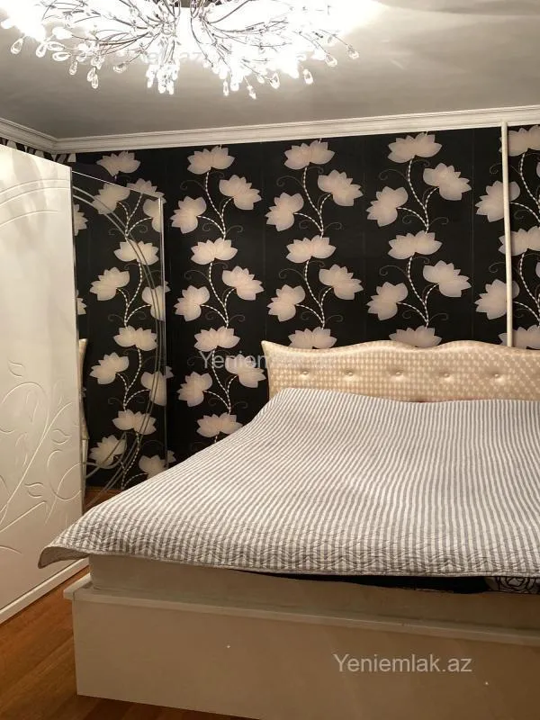 Satılır 2 otaqlı köhnə tikili 55 m²