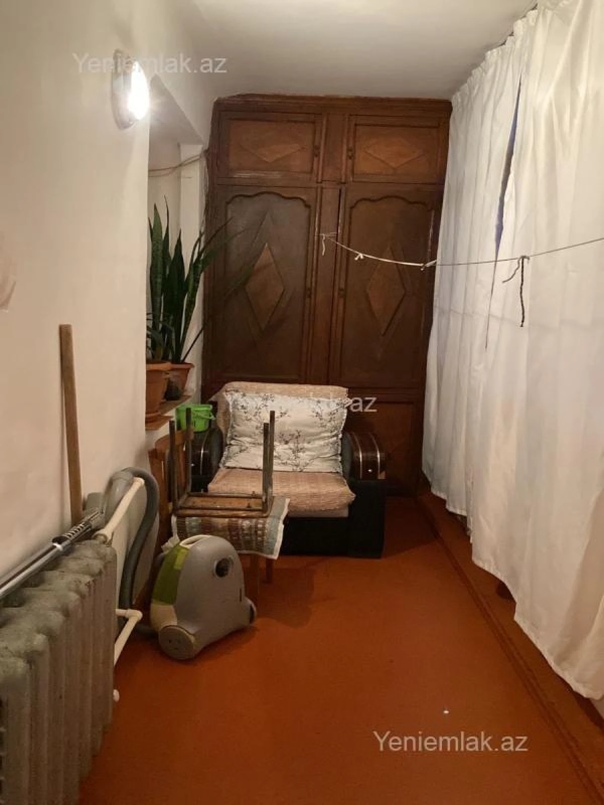 Satılır 2 otaqlı köhnə tikili 55 m²