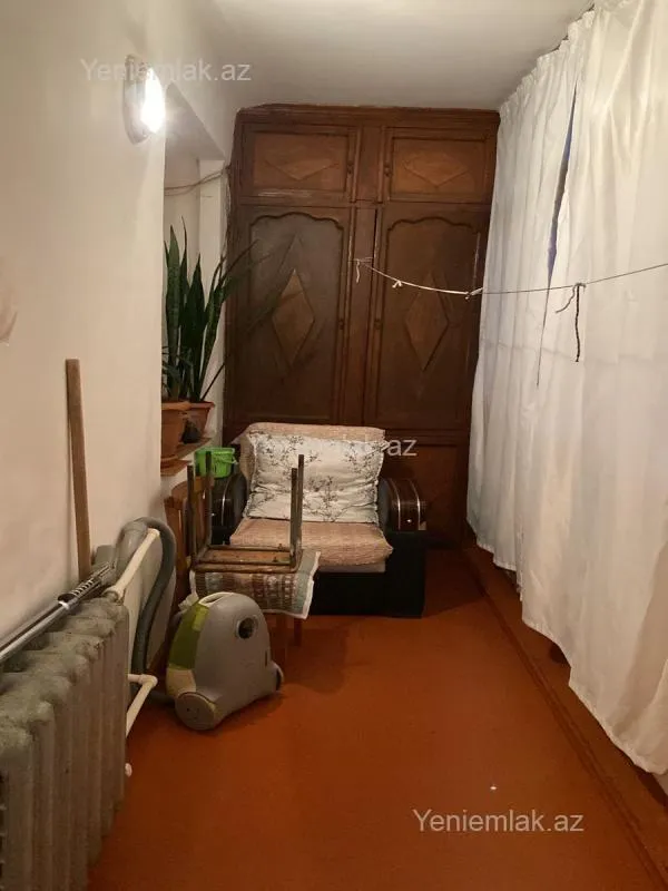 Satılır 2 otaqlı köhnə tikili 55 m²