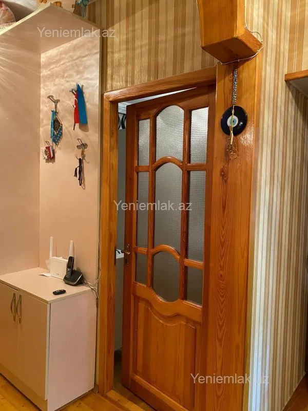 Satılır 2 otaqlı köhnə tikili 55 m²