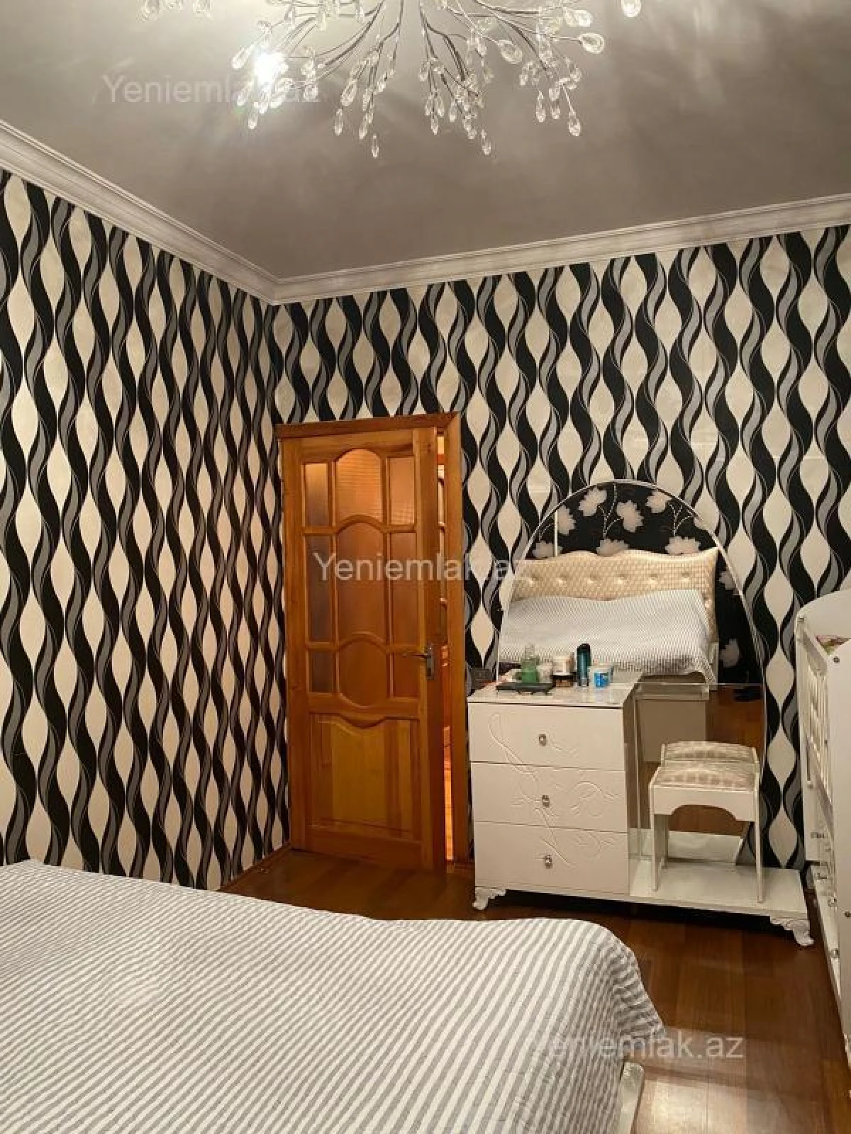 Satılır 2 otaqlı köhnə tikili 55 m²