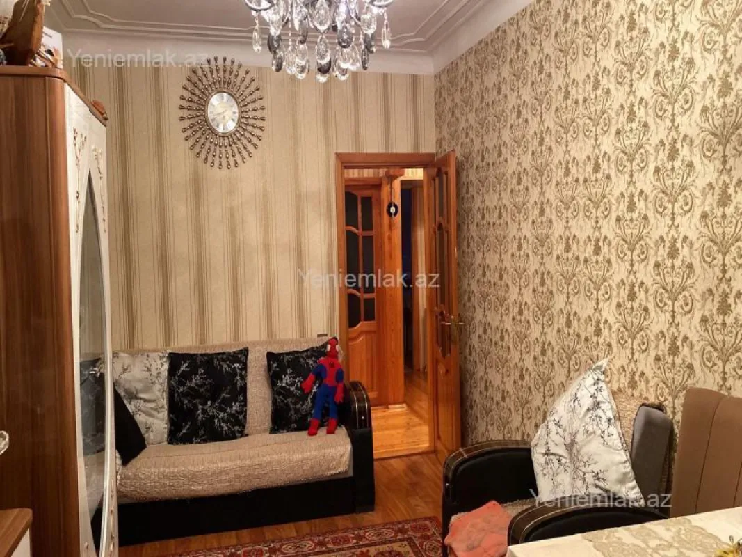 Satılır 2 otaqlı köhnə tikili 55 m²