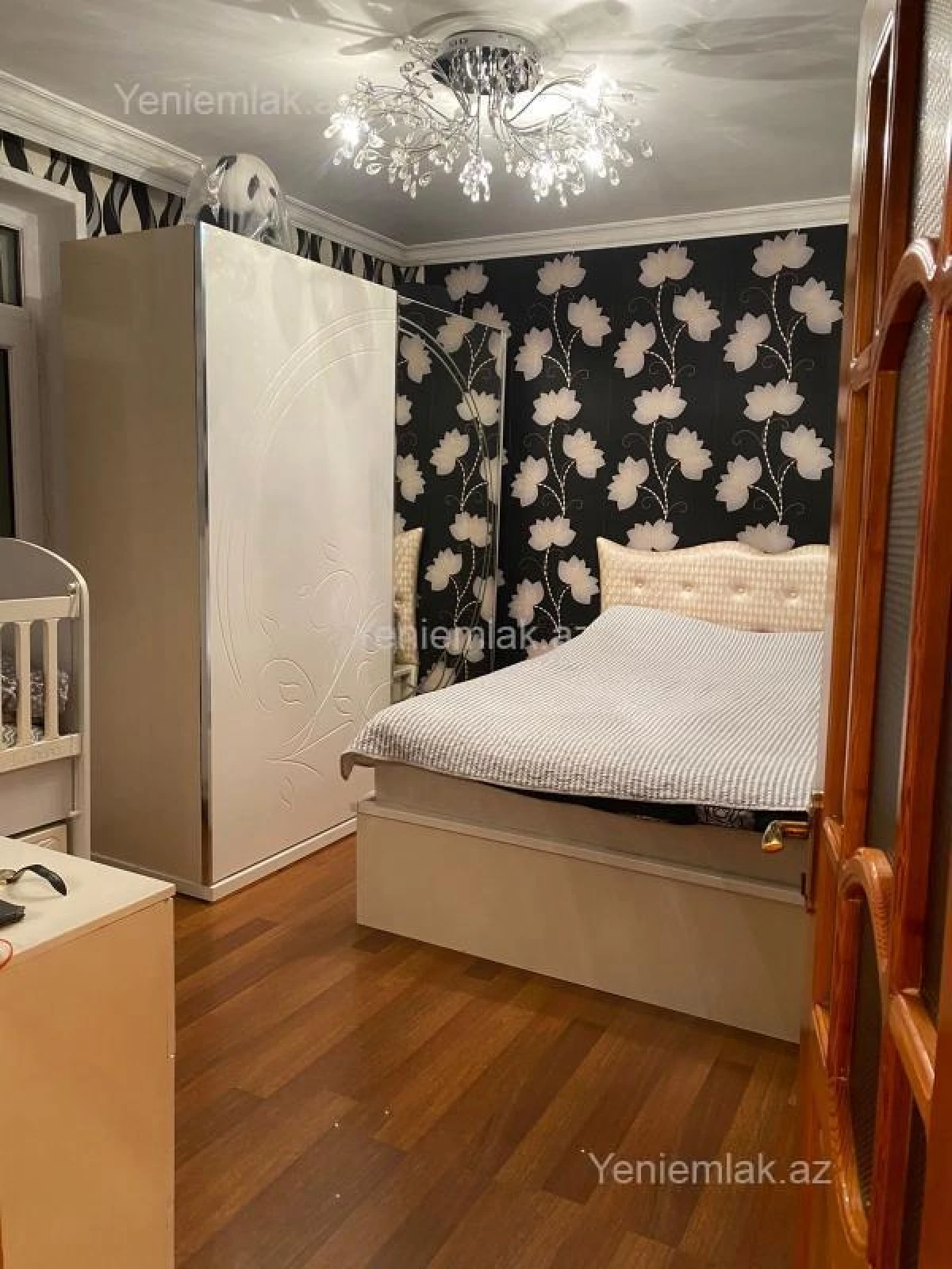 Satılır 2 otaqlı köhnə tikili 55 m²