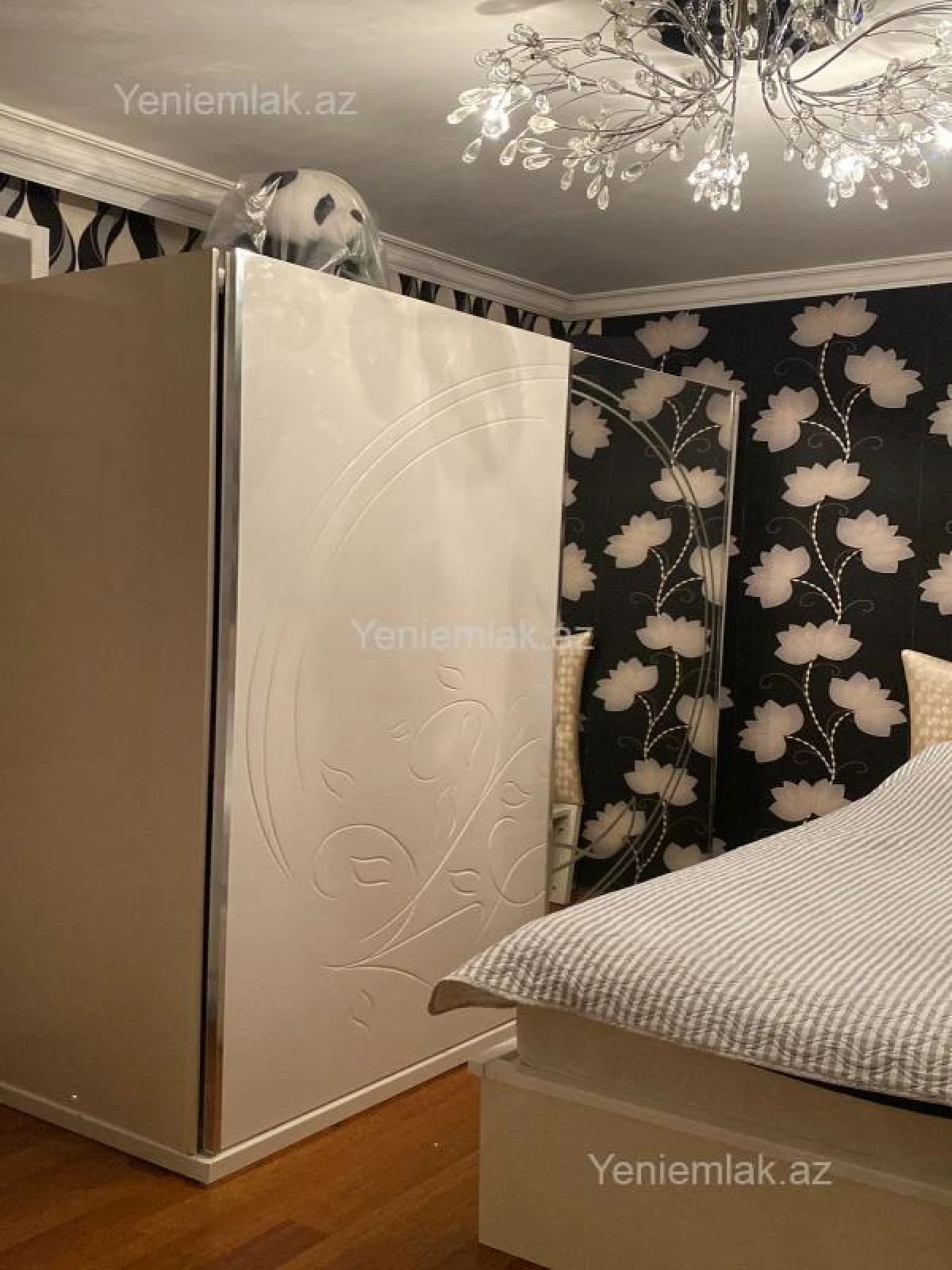 Satılır 2 otaqlı köhnə tikili 55 m²