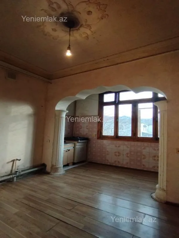 Satılır 3 otaqlı köhnə tikili 59 m²