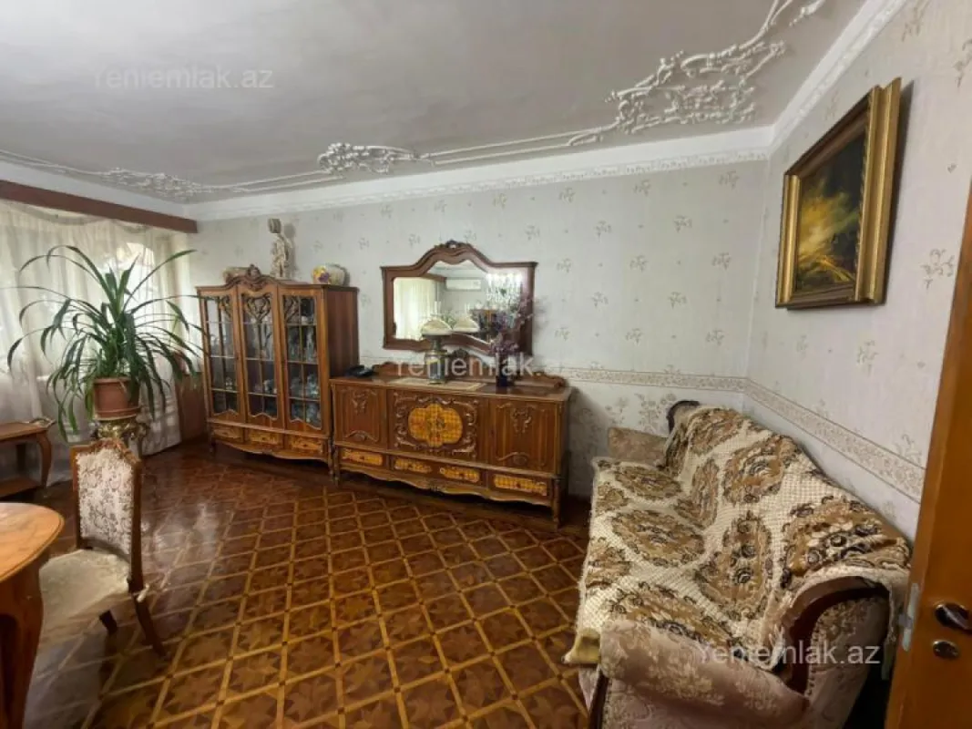 Satılır 5 otaqlı köhnə tikili 122 m²