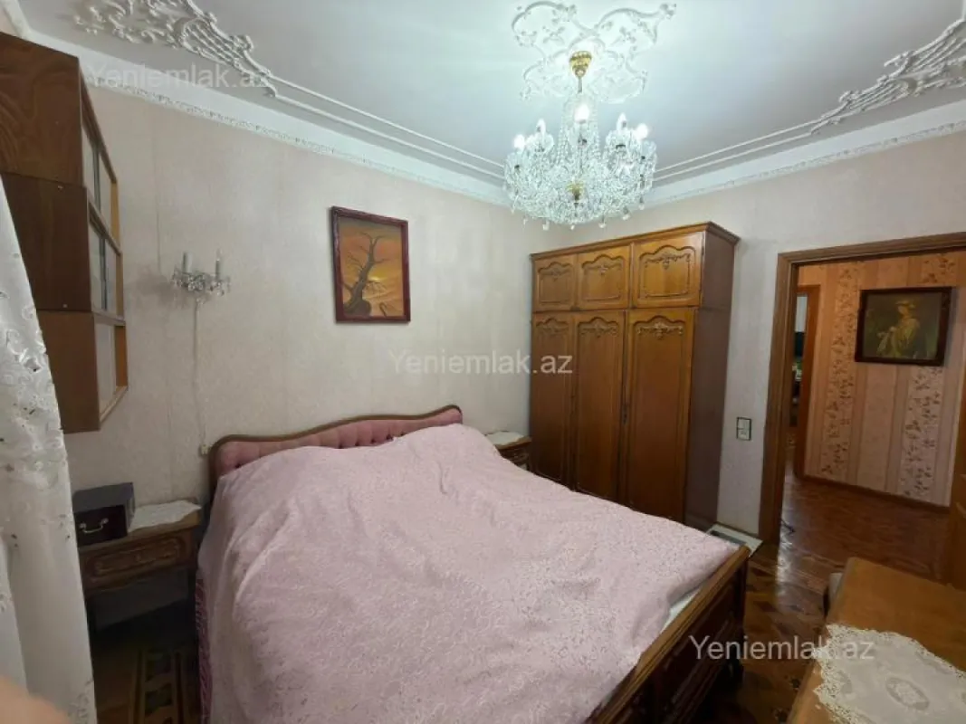 Satılır 5 otaqlı köhnə tikili 122 m²
