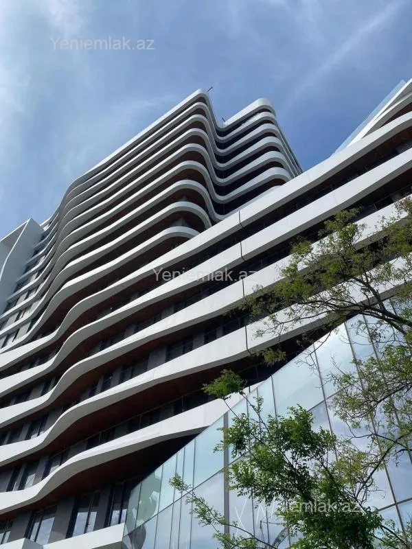 Satılır 5 otaqlı yeni tikili 303 m²