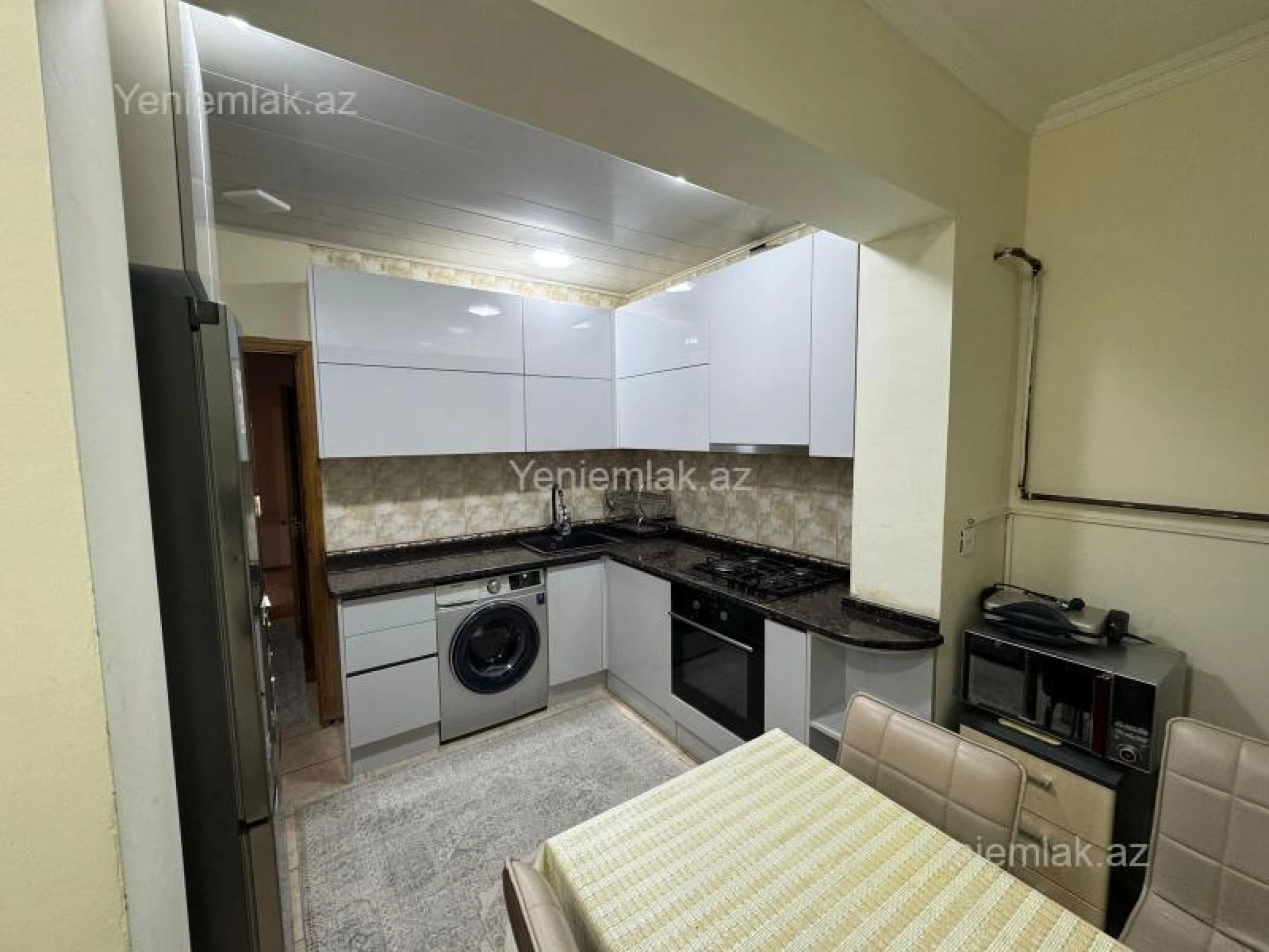 Satılır 3 otaqlı köhnə tikili 90 m²