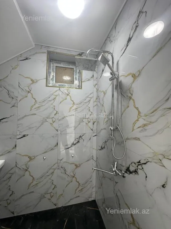 Satılır 4 otaqlı həyət evi 140 m²