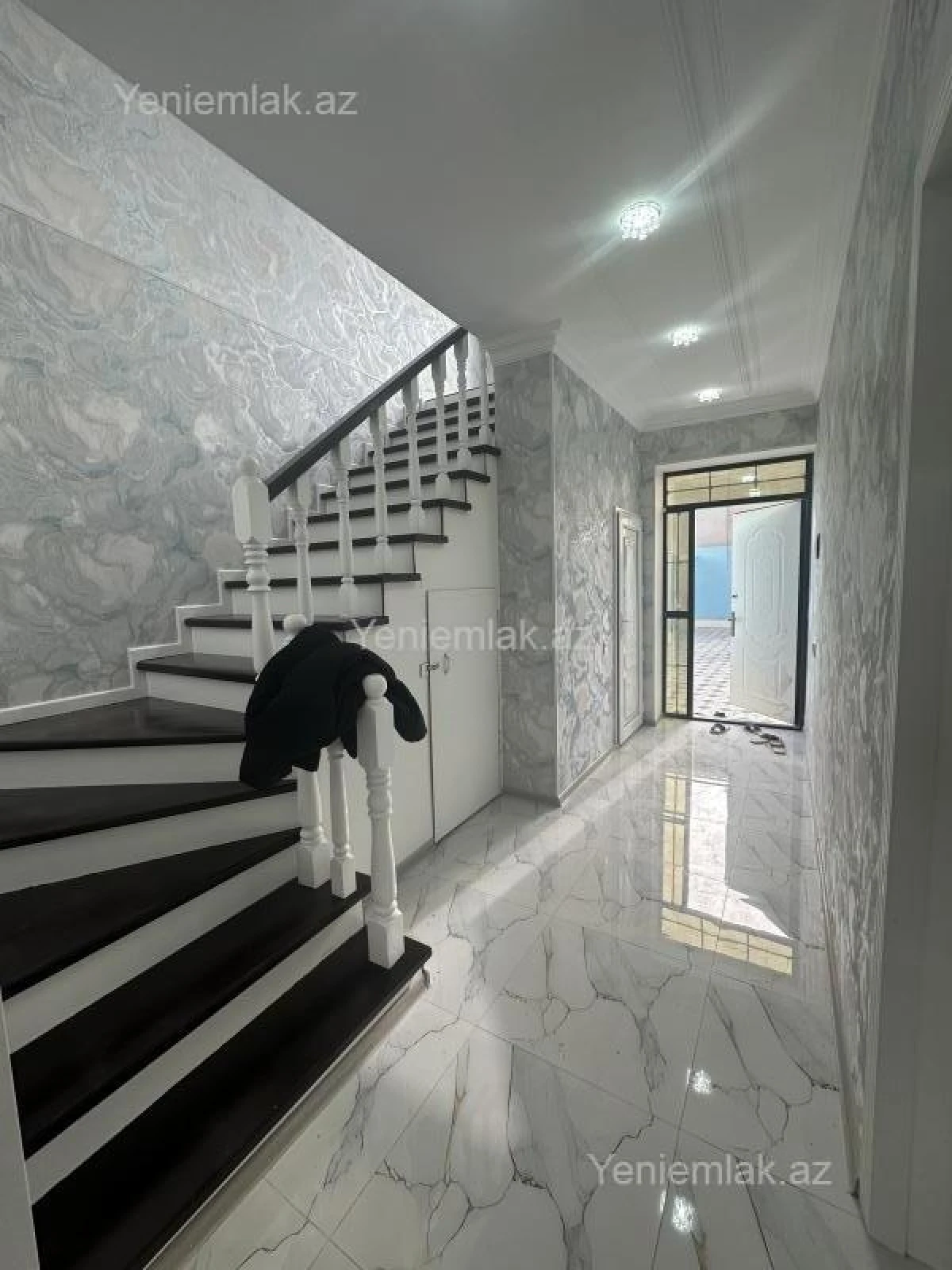 Satılır 4 otaqlı həyət evi 140 m²