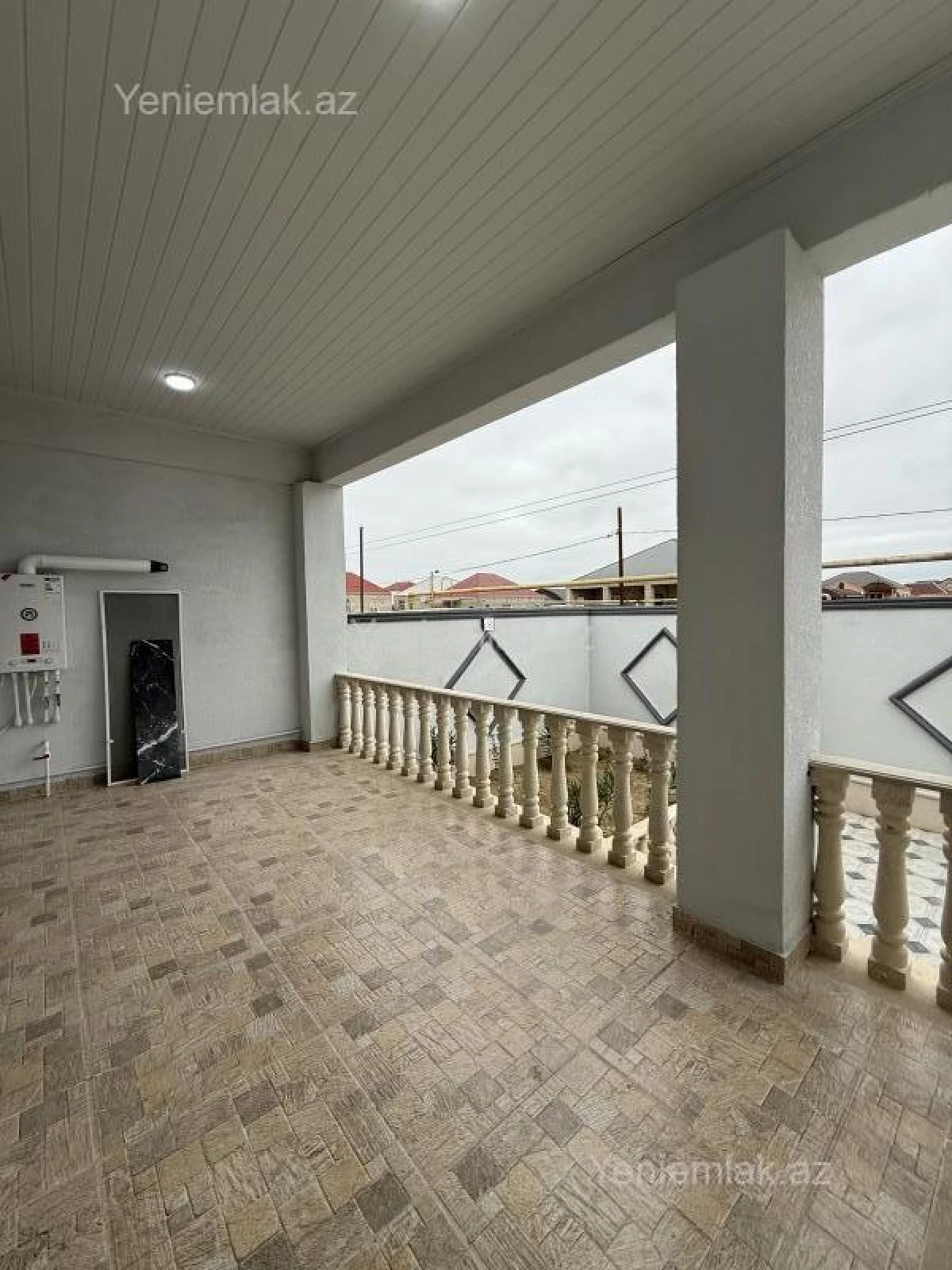 Satılır 4 otaqlı həyət evi 147 m²