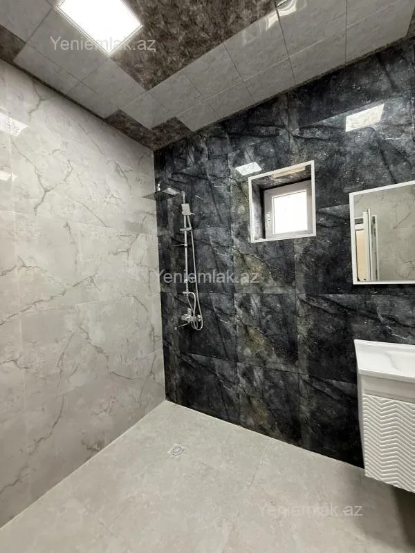 Satılır 4 otaqlı həyət evi 147 m²