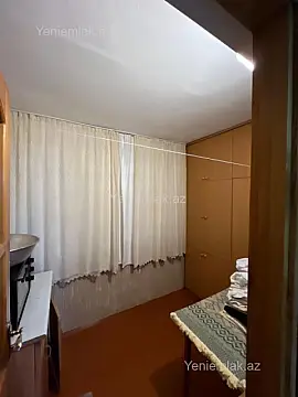 Satılır 3 otaqlı köhnə tikili 72 m²