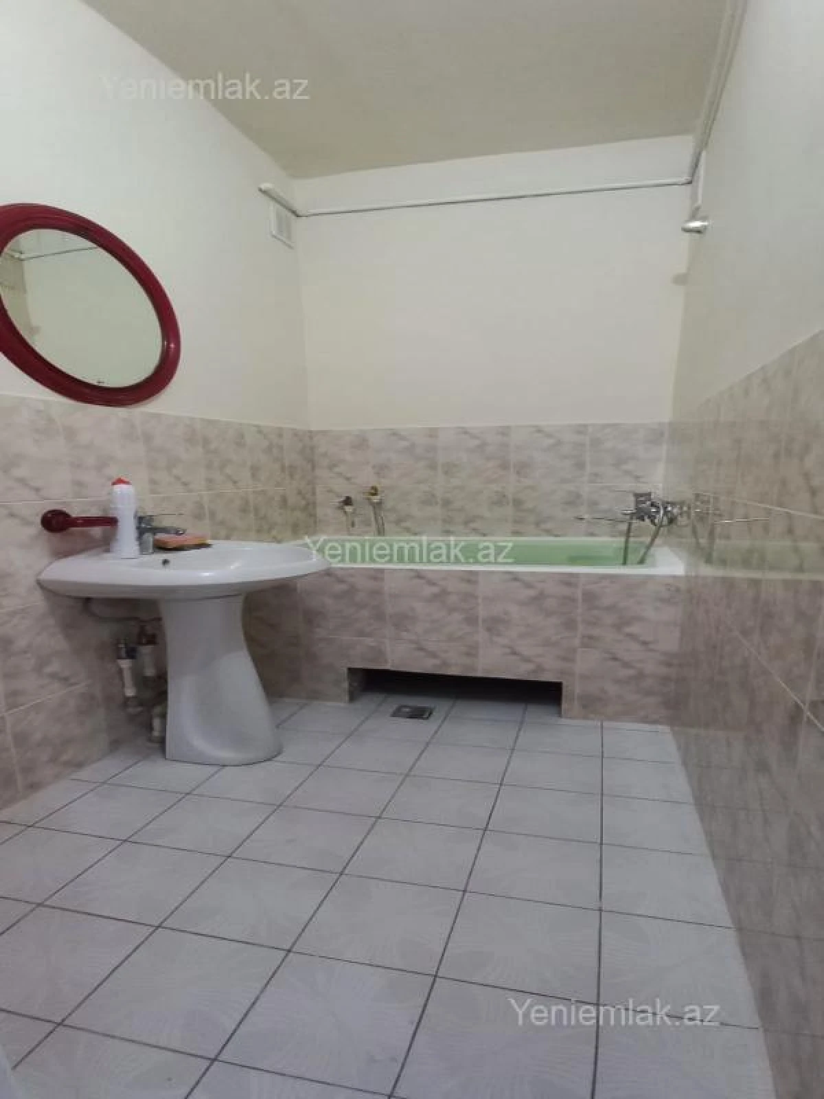 Satılır 2 otaqlı köhnə tikili 60 m²