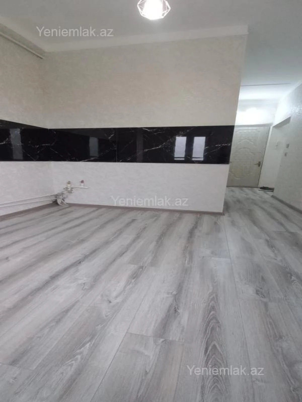 Satılır 2 otaqlı köhnə tikili 60 m²