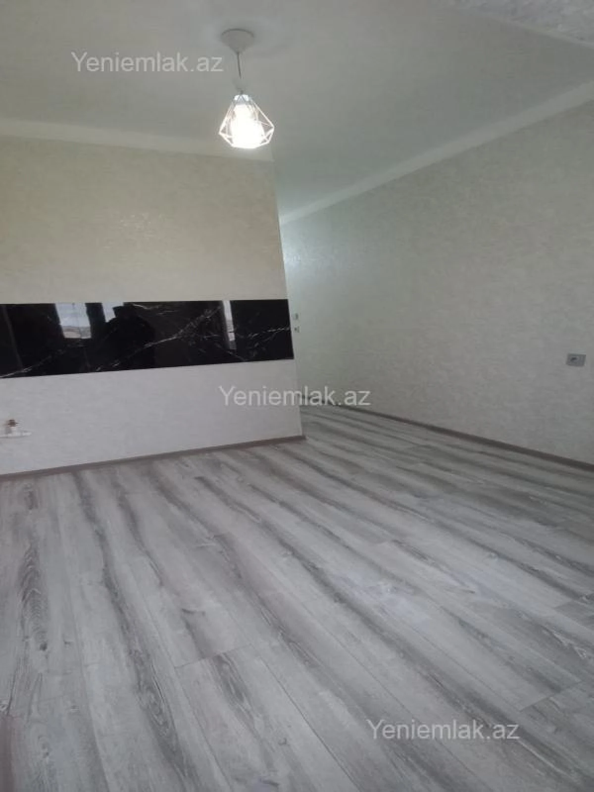 Satılır 2 otaqlı köhnə tikili 60 m²