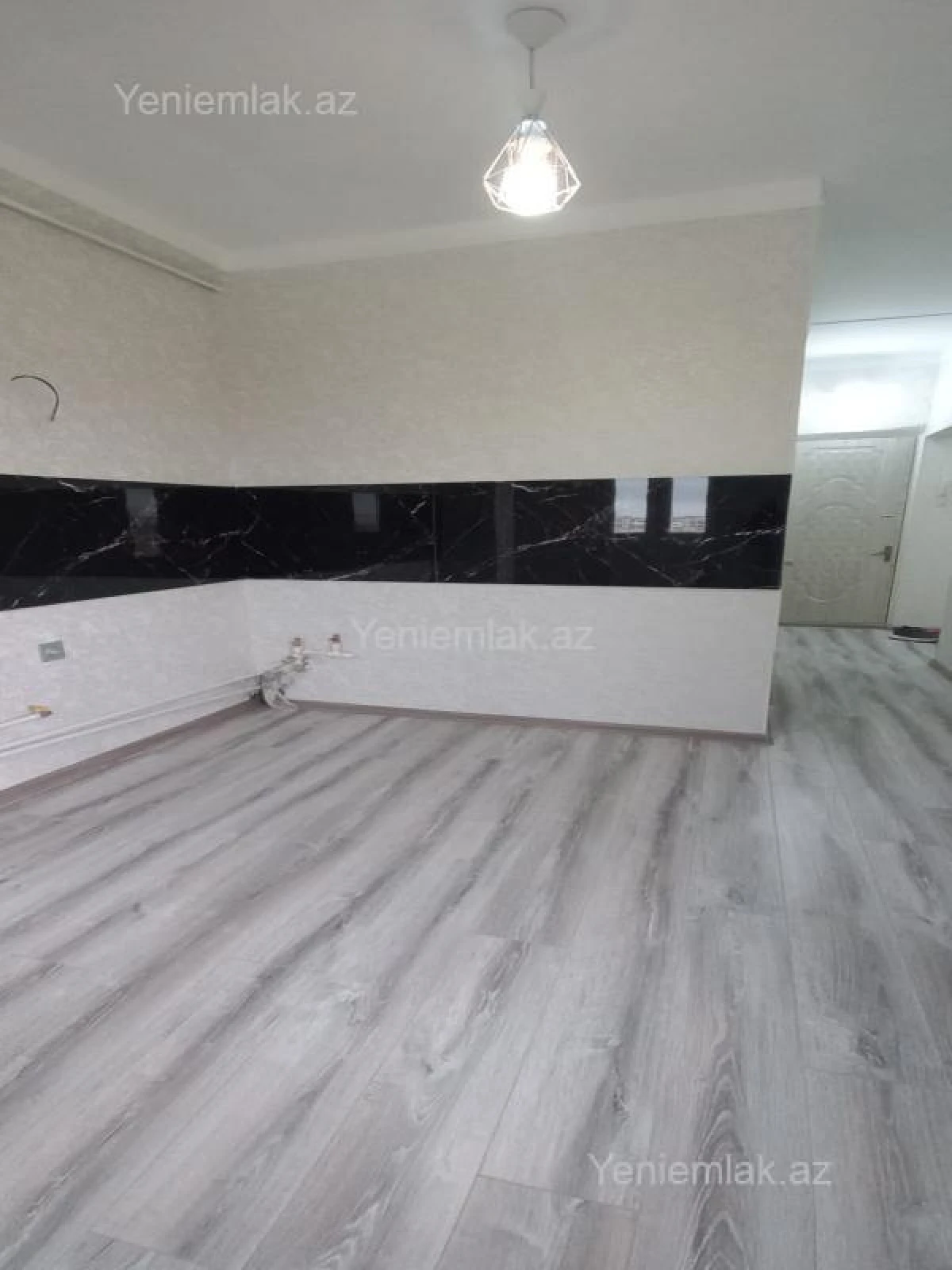 Satılır 2 otaqlı köhnə tikili 60 m²