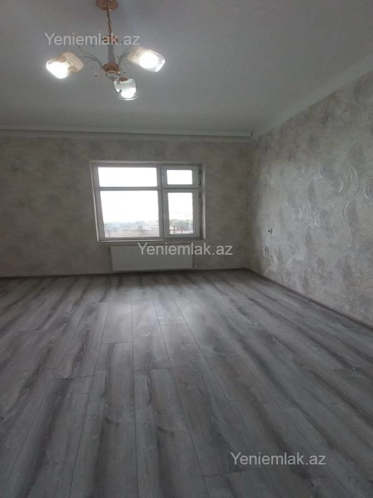 Satılır 2 otaqlı köhnə tikili 60 m²