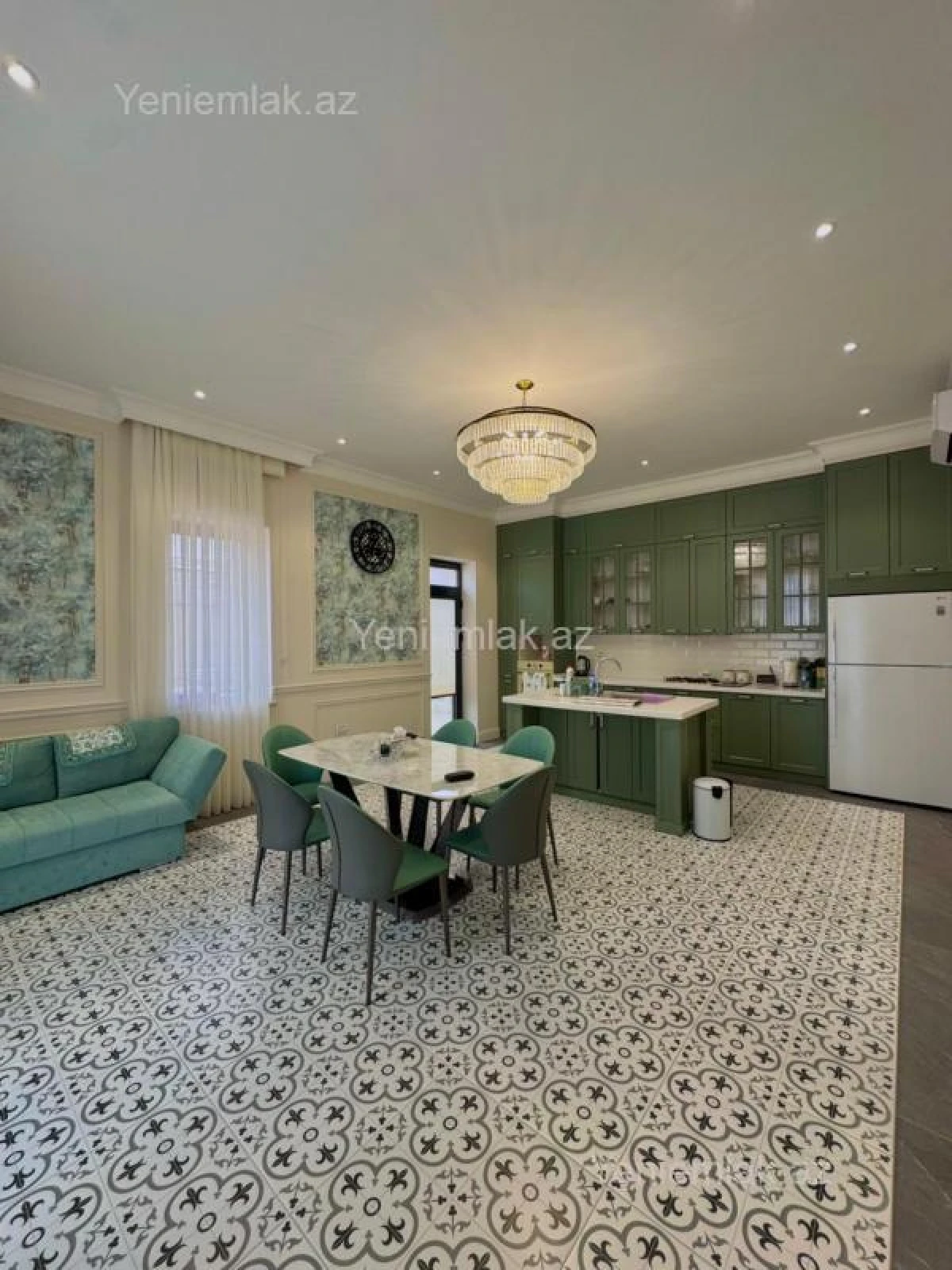 Satılır 5 otaqlı həyət evi 450 m²