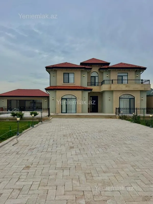 Satılır 5 otaqlı həyət evi 450 m²